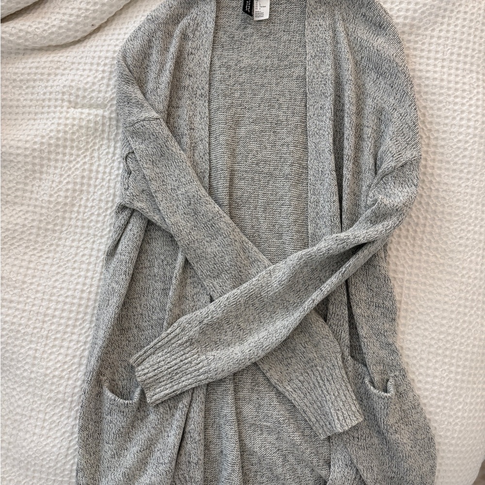 8 Sweaters Bundle - Picture 6 of 9